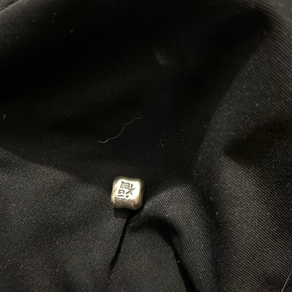 Love charm - Picture 1 of 2